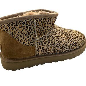 *NEW* Ugg Ultra Mini Booties - Size 11